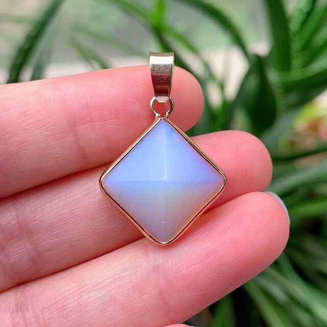 Natural Stone Quartz Pendulum