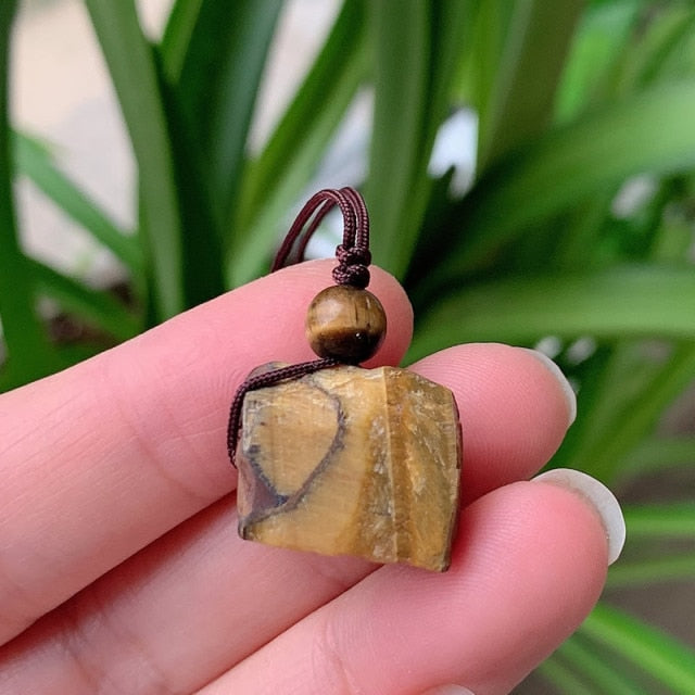 Irregular Small Rock Pendulum Natural Stone Necklace