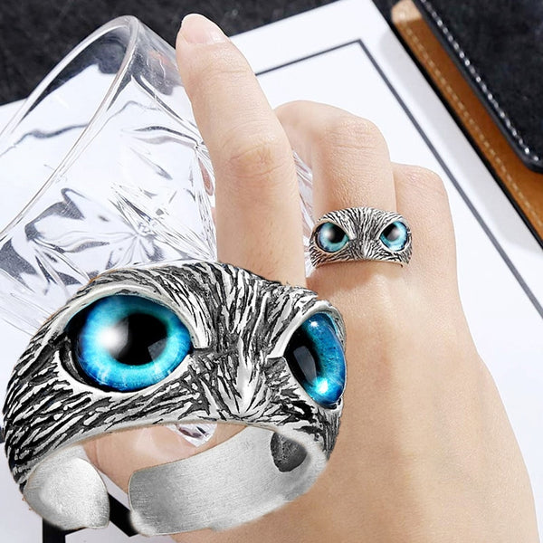 Anillo de búho de ojos azules