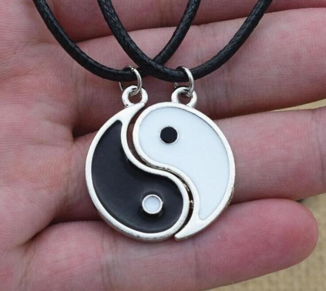 Tai Chi Yin Yang White Black Friendship Couples Necklaces