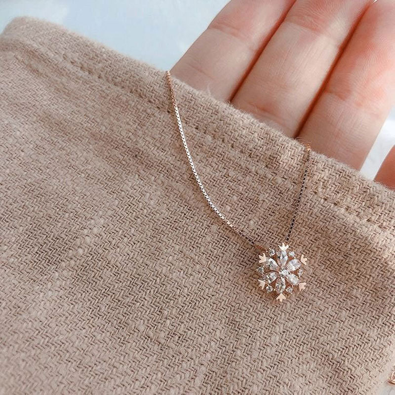 Women Girls Popular Snowflake Shining Crystal Necklace