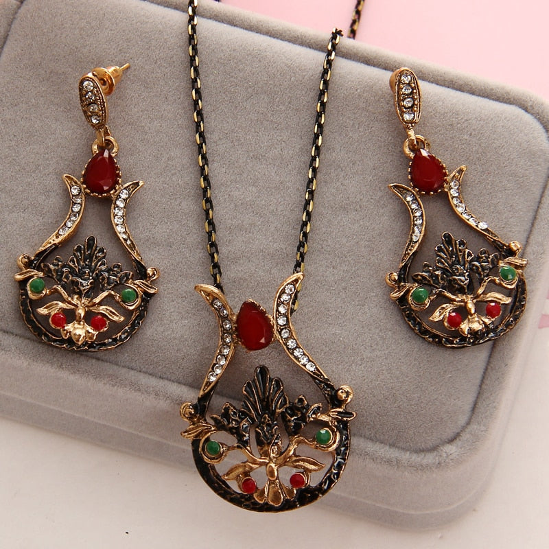 Bijouterie  Rhinestone Earrings and Necklace Set