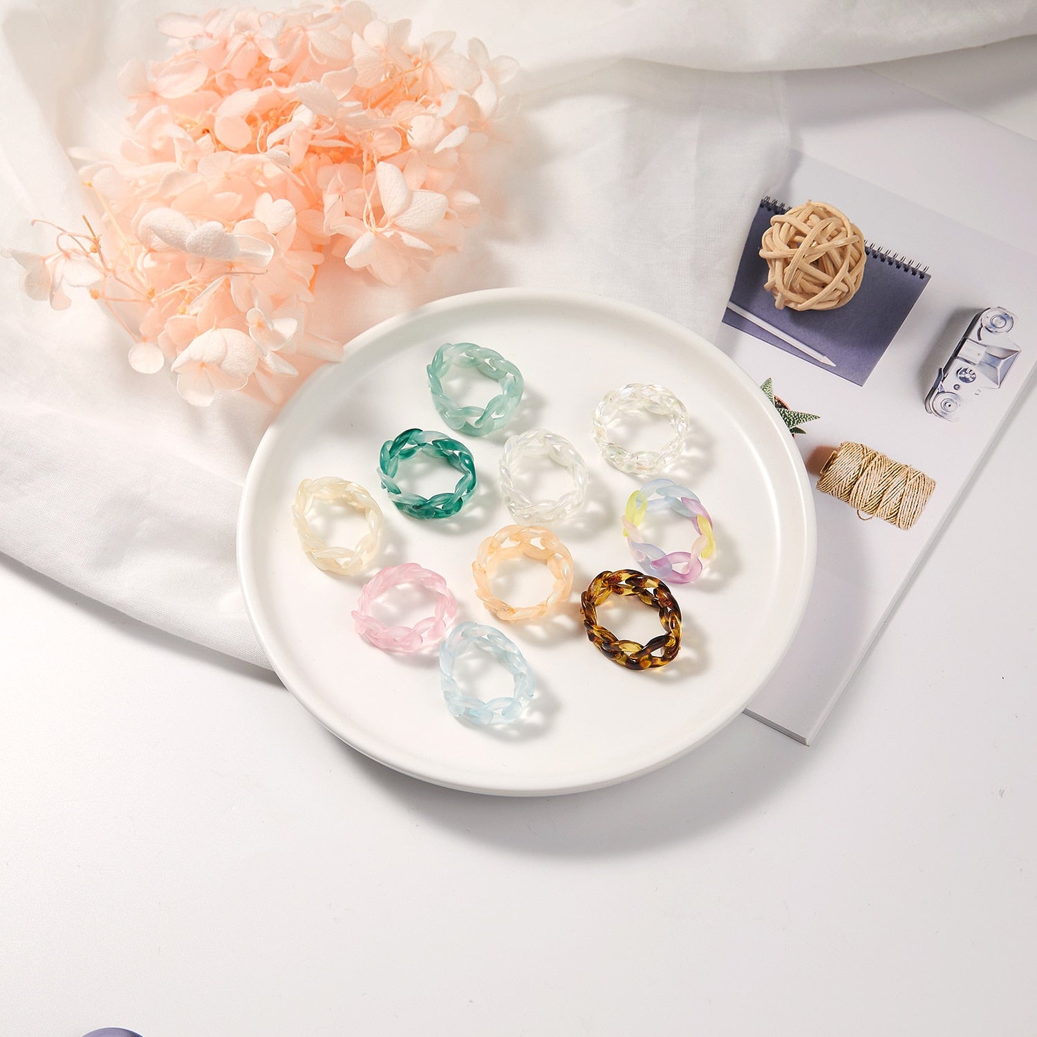 Fashion Colorful Acrylic Resin Geometric Round Transparent Rings Set