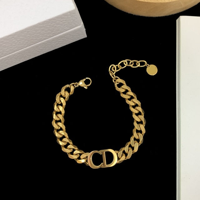 Fateama Simple stainless steel handcuff shape Bracelet