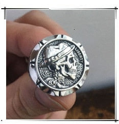 Men's Black Heavy Skull Ring
