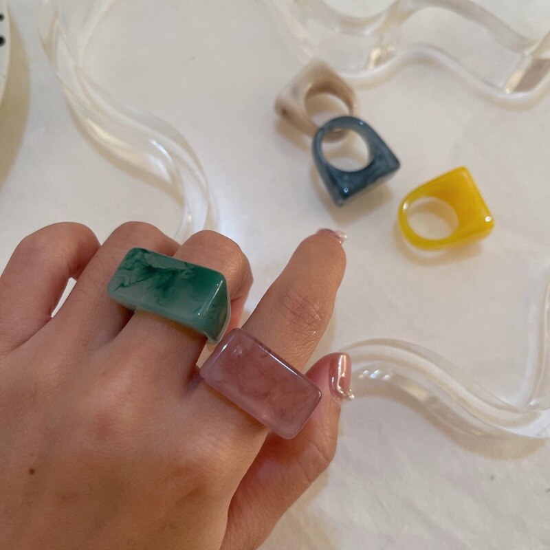 Chic Geometric Transparent Resin Rings For Women