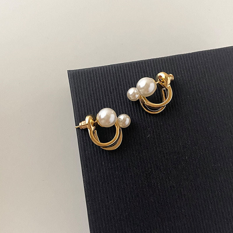 Simple Celebrity Style Gold Pearl Stud Earrings