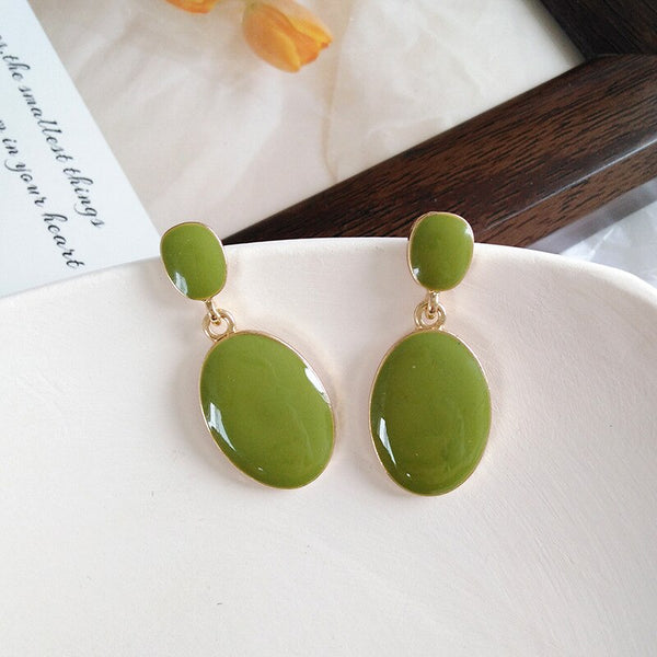 Pendientes de clip con diseño simple y temperamento verde aguacate retro