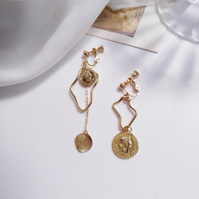 Retro Golden Coin Baroque Style Non-pierced Clip on Earrings