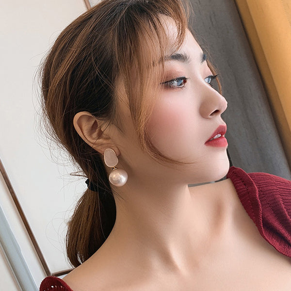 Pendientes de clip con perlas finas de moda para personas mayores, de metal geométrico, elegantes, sin perforaciones