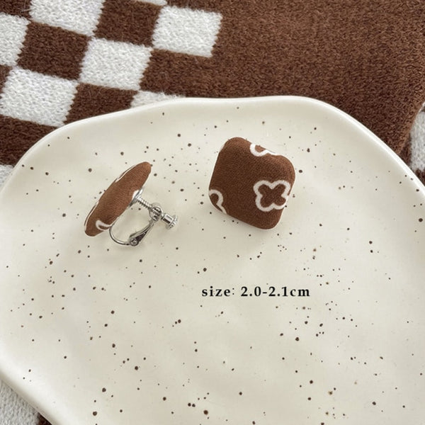 Pendientes de clip de tela marrón retro de invierno