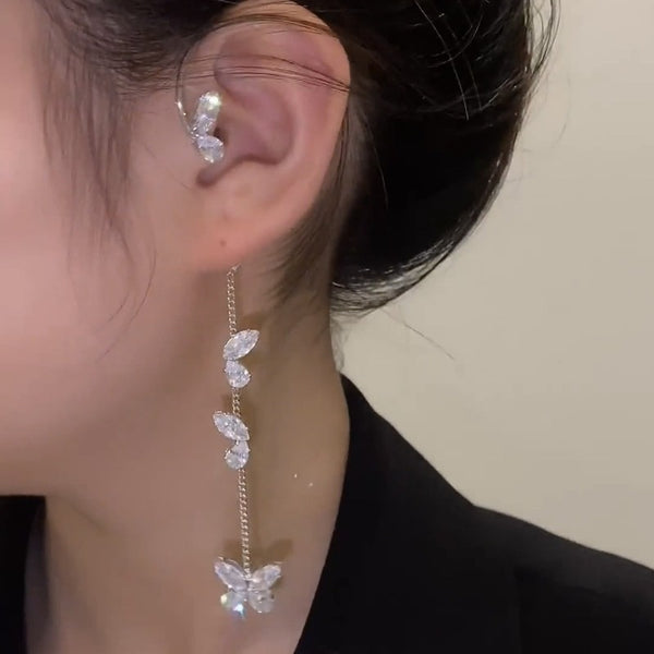 Pendiente de mariposa con incrustaciones de circonita brillante, cadena chapada en oro, borla, pendiente largo con clip para oreja.