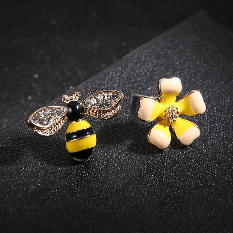 Cute New Flower Bee Asymmetric Earrings