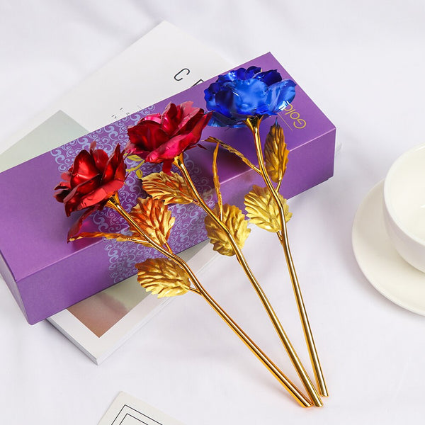 Flor de rosa bañada en oro de 24 quilates
