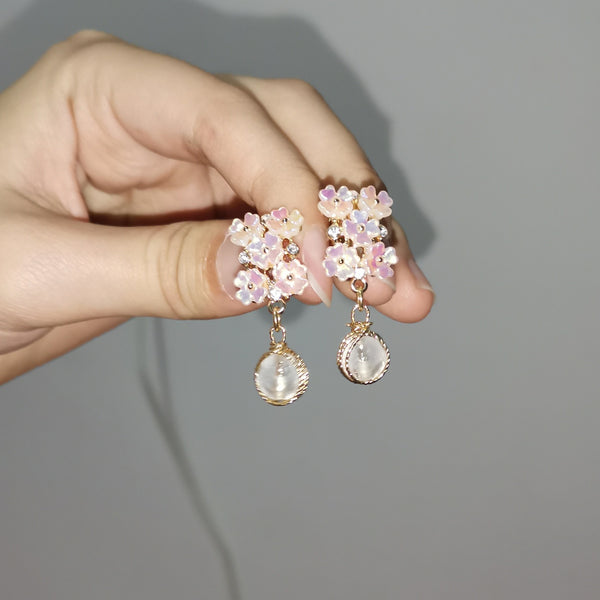Pendientes cortos de clip con flores rosas sencillas y temperamento