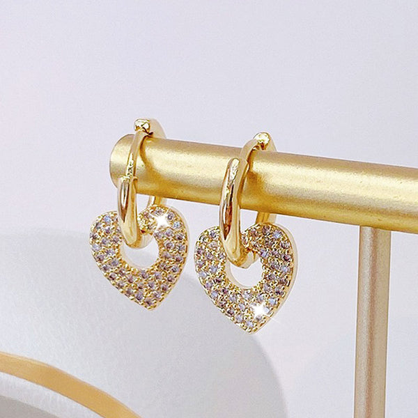 Lindos pendientes minimalistas de corazón