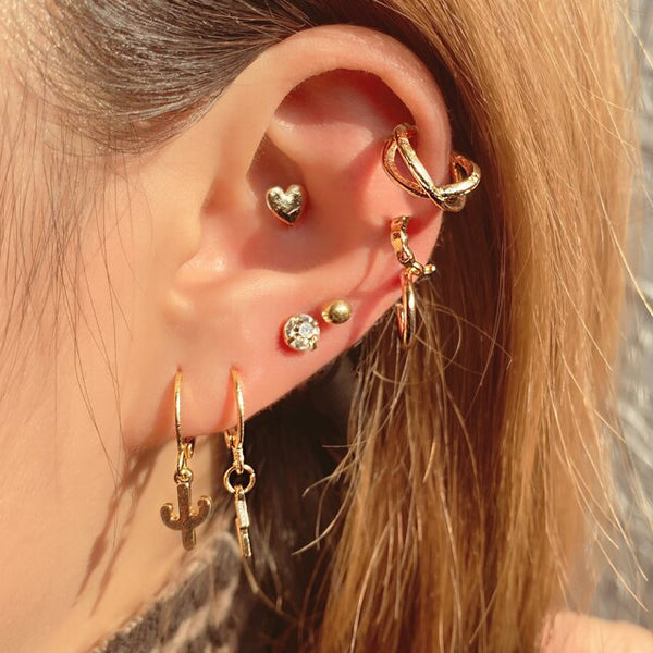 Conjunto de pendientes vintage punk dorados con letras LOVE y diamantes de imitación para mujer