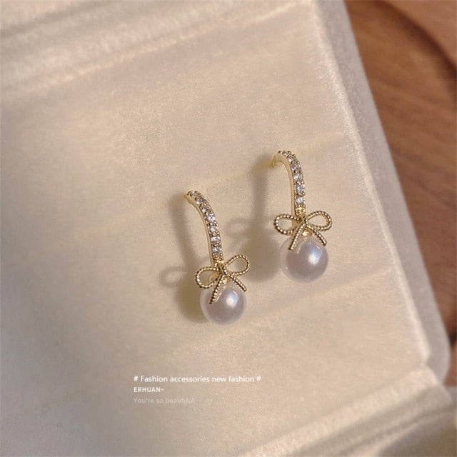 Trend Simulation Pearl Long Earrings