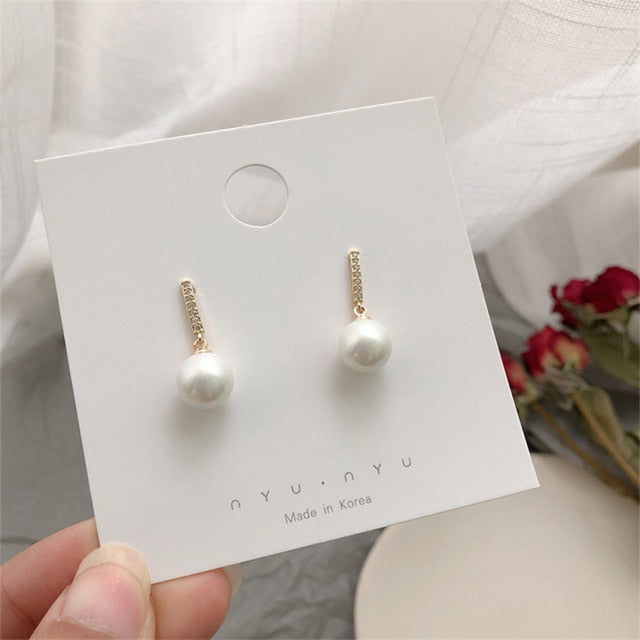 Trend Simulation Pearl Long Earrings