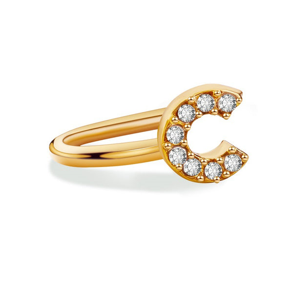 Pendientes dorados con 26 letras del alfabeto inglés en forma de U, sin clip para oreja perforada.