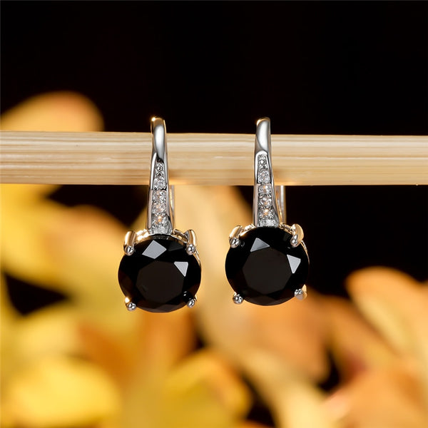 Pendientes de clip clásicos de color plata con cristales negros para mujer