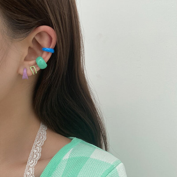 Pendientes redondos geométricos con esmalte de color caramelo de Corea