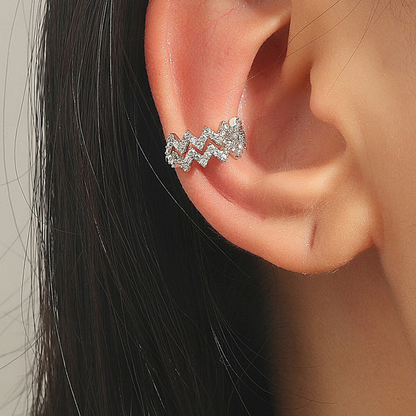 Pendientes de clip pequeños con circonita cúbica y forma de C apilables estilo bohemio con diseño de puños de oreja