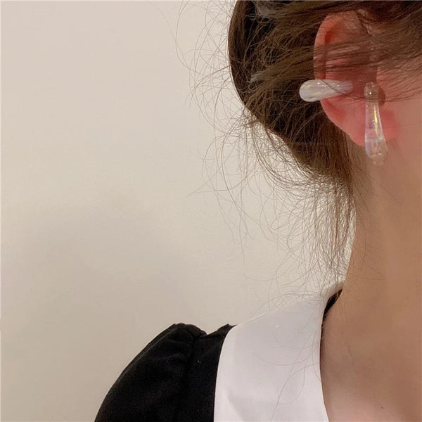 Pendientes coreanos transparentes con forma de oreja, de resina acrílica y flores geométricas.