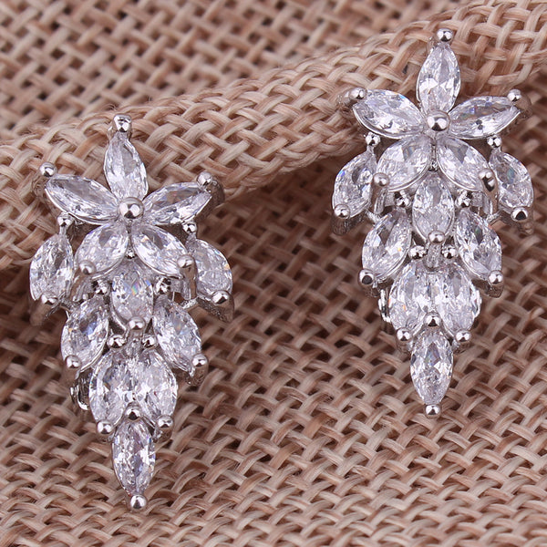 Pendientes de clip de lujo con hojas y flores de circonita cúbica AAA de cobre para mujer