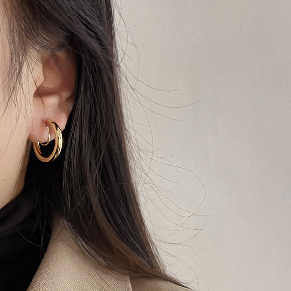 Pendientes de aro minimalistas con clip en forma de C de metal liso de cobre dorado