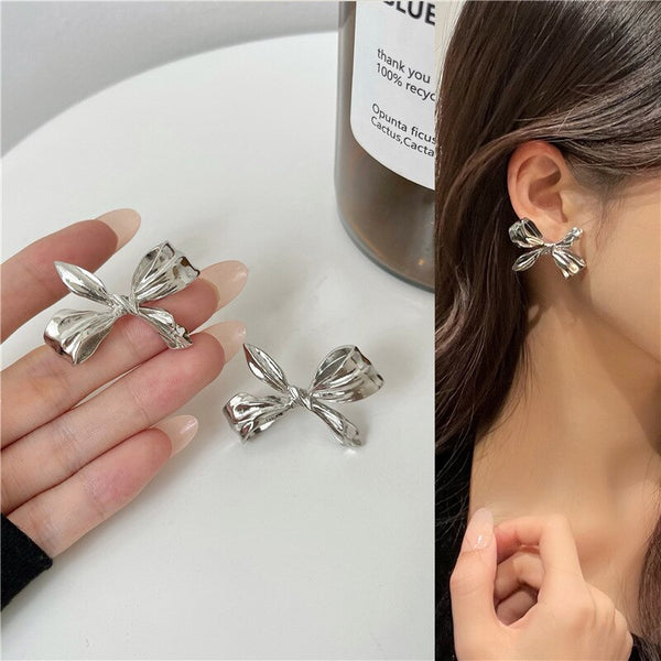 Pendientes coreanos sencillos con lazo de metal y clip, sin perforaciones
