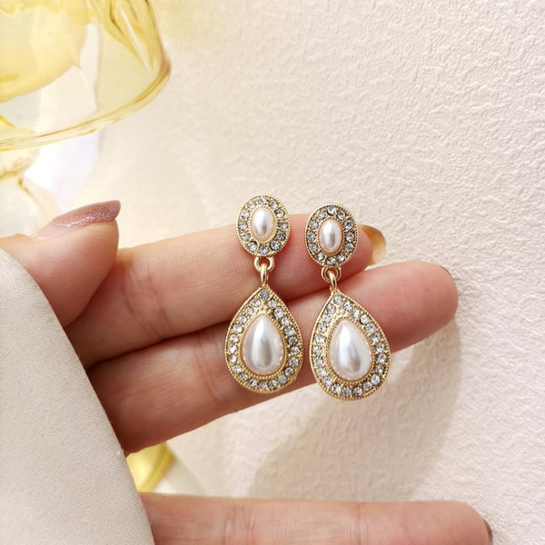 Pendientes de clip de perla con forma de gota de agua elegantes y retro