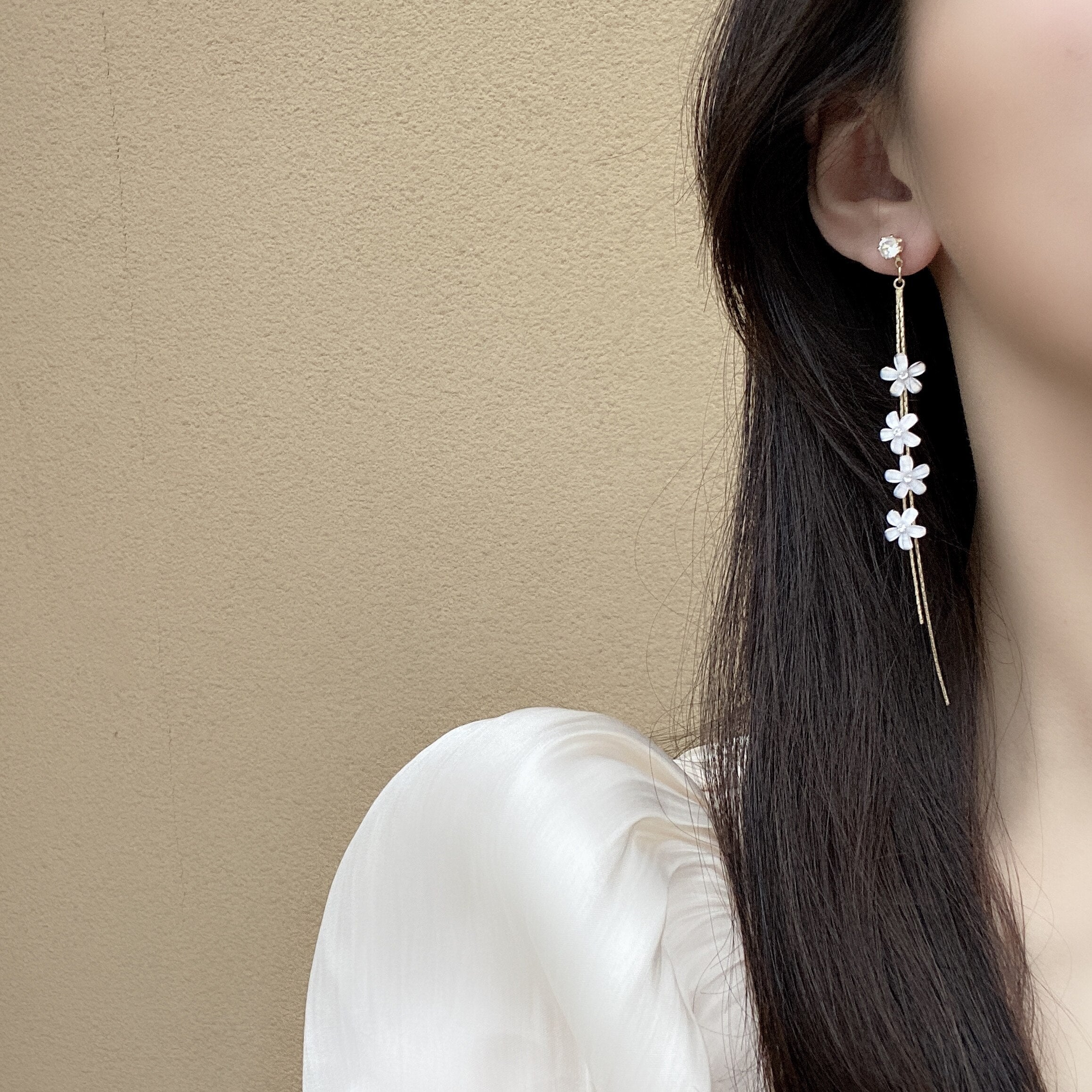 Korean Temperament Crystal White Flower Ear Clip on Earrings