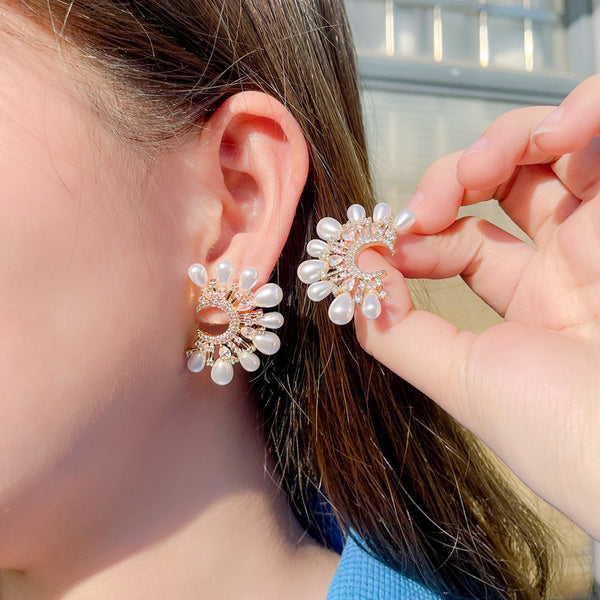 Extraordinary Cubic Zirconia Yellow Gold Big Symmetrical Pearl Flower Stud Earrings