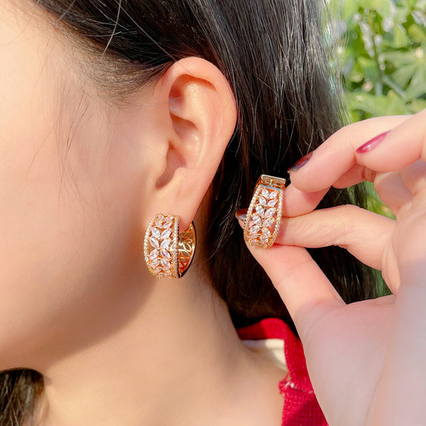 Flawless Hollow Leaf Flower Design 585 Gold Circle Hoop Earrings