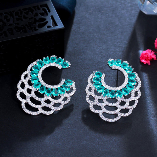 Pendientes colgantes de compromiso con circonitas cúbicas azules y blancas con dije de flor en aerosol grande