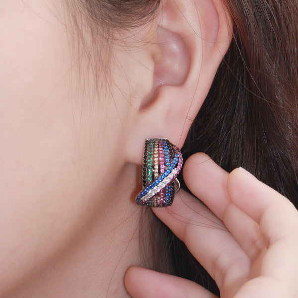 Pendientes de aro circulares delicados con lazos multicolores y circonitas cúbicas arcoíris