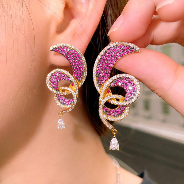 Pendientes largos simétricos con circonita cúbica rosa, chapados en oro