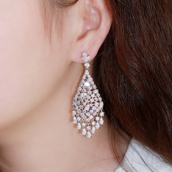 Pendientes largos con borlas y gotas de agua para fiesta de compromiso, color plata