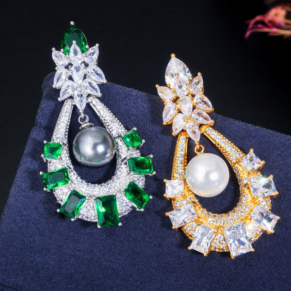 Pendientes largos colgantes de perla gris y circonita verde estilo vintage