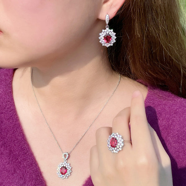 Conjunto de joyería con colgante, collar y pendientes de circonita cúbica ovalada roja elegante con flor grande