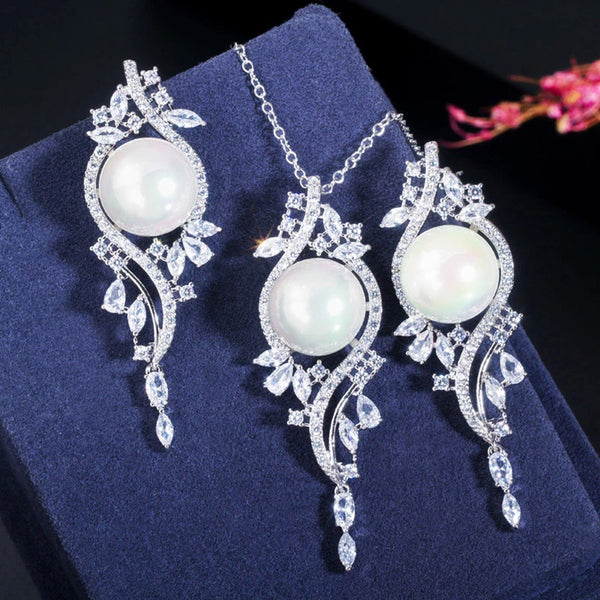 Hermosos aretes y collares largos de perlas simuladas grandes y redondas