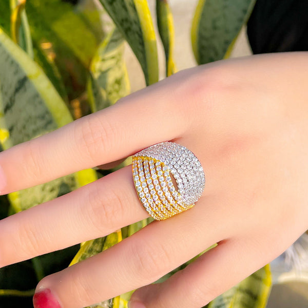Anillos grandes ajustables de oro bicolor con circonita cúbica brillante