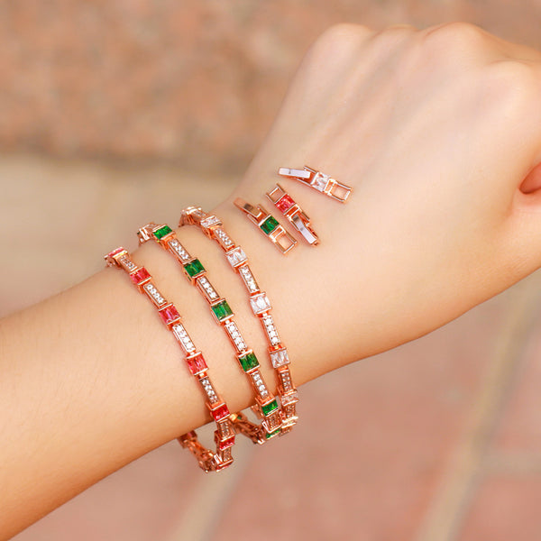 Pulsera de tenis con eslabones cuadrados de circonita cúbica, color oro rosa, verde y rojo