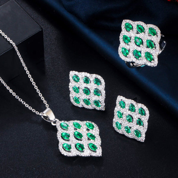 Conjunto de joyería con colgante, collar y pendientes de circonita cúbica verde con gran geometría.
