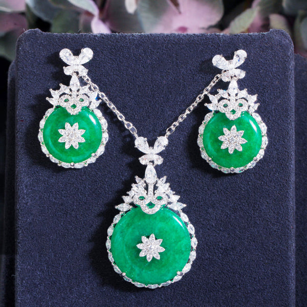 Conjunto de pendientes y collar con colgante étnicos grandes y redondos de circonita cúbica verde retro