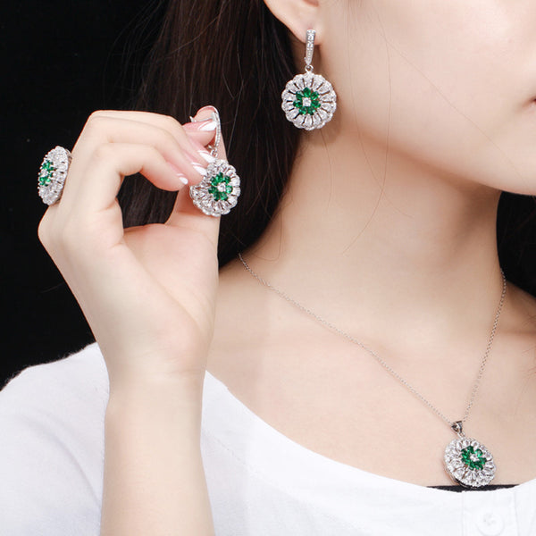 Conjunto de 3 pendientes y anillo con diseño de flor grande de circonita verde