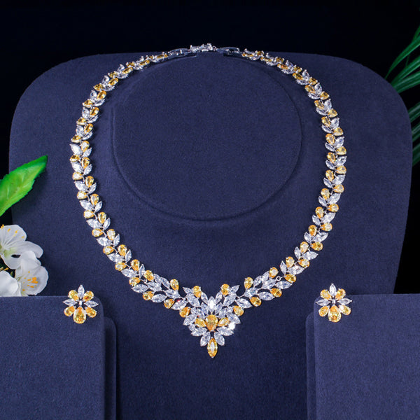Conjunto de collar y pendientes de lujo para novias con forma de hoja grande