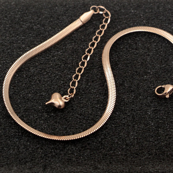 Tobillera de oro rosa con cadena de hueso de serpiente plana y sencilla de moda