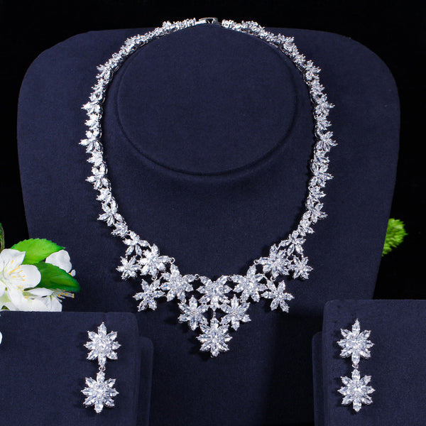 Collar y pendientes con colgante de flor de circonita cúbica grande y pesada para regalo de novia